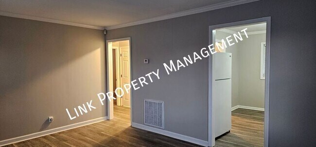 Building Photo - 2310 N Chamberlain Ave