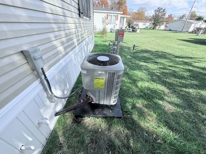 Building Photo - 29909 Flushing Dr