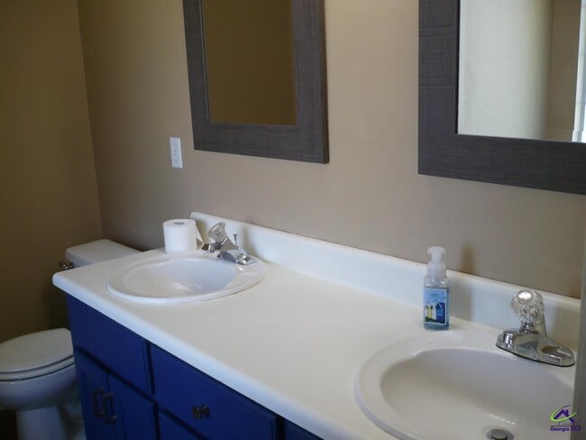 Building Photo - 213 Loxley Dr