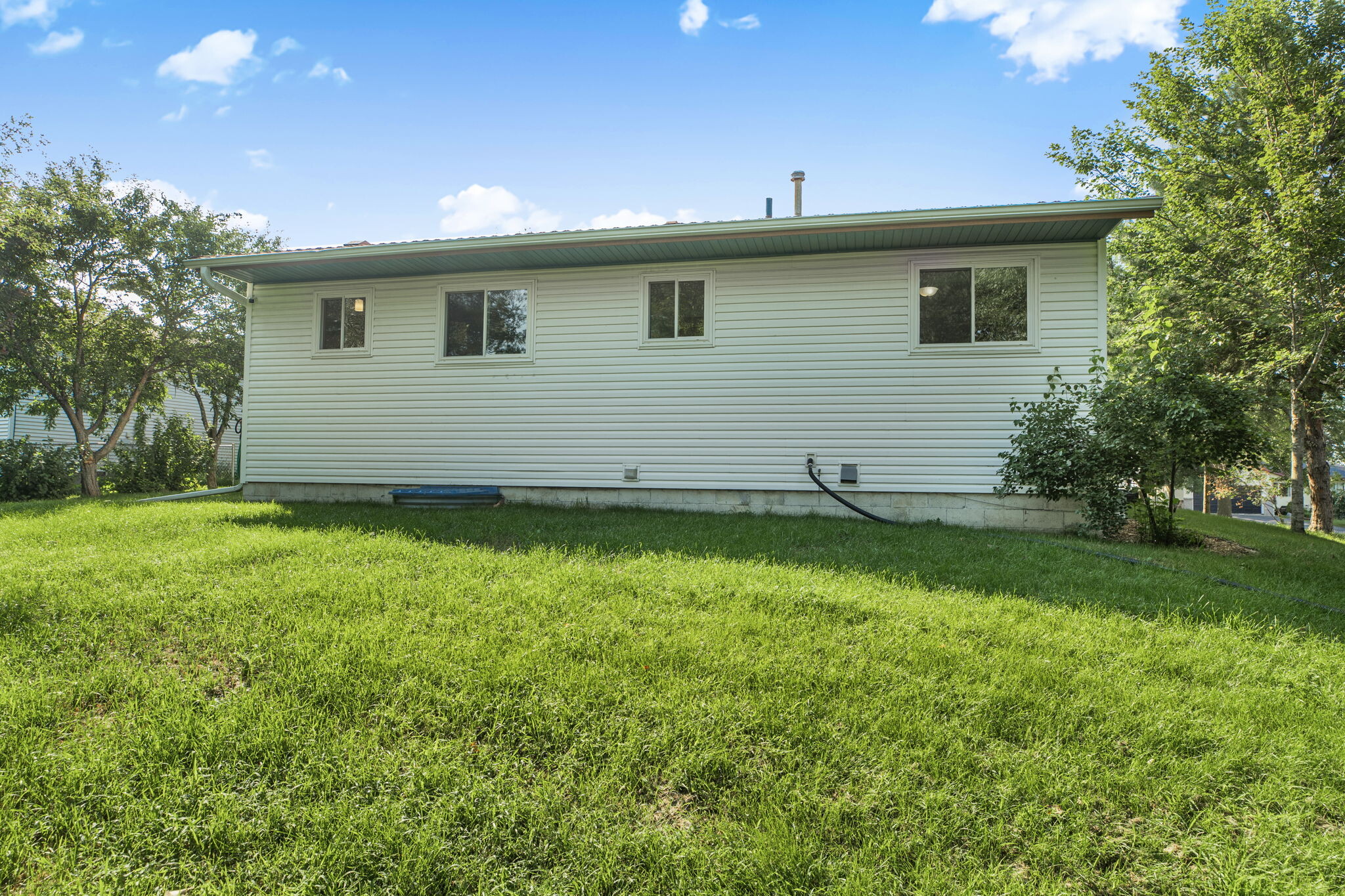 Building Photo - 5341 Mallard Ln