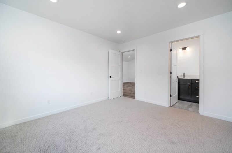 Building Photo - 116 W View Dr