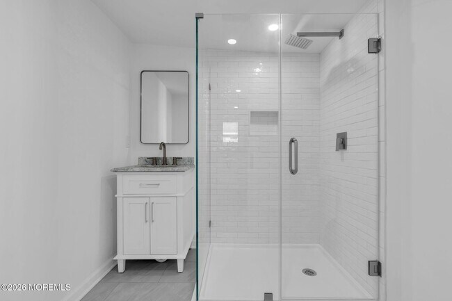 Building Photo - 1807-1809 Laurel Terrace