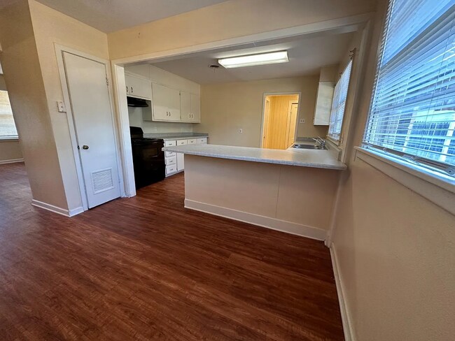 Building Photo - 3024 57th St