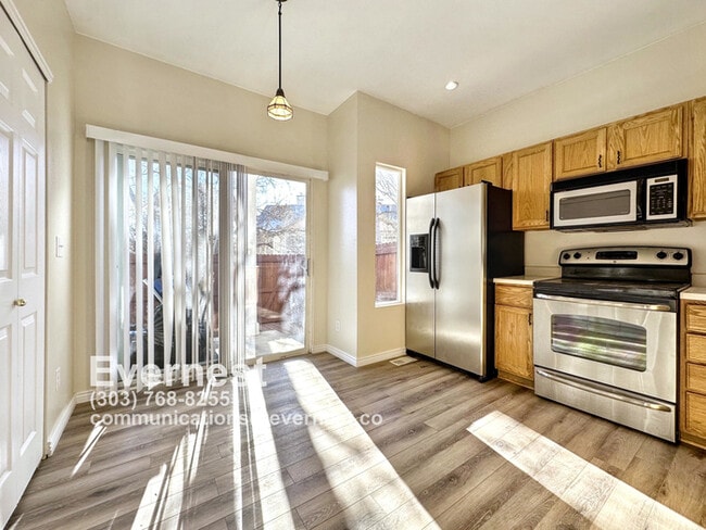 Building Photo - Modern 3-Bedroom Home with Ideal Location ...
