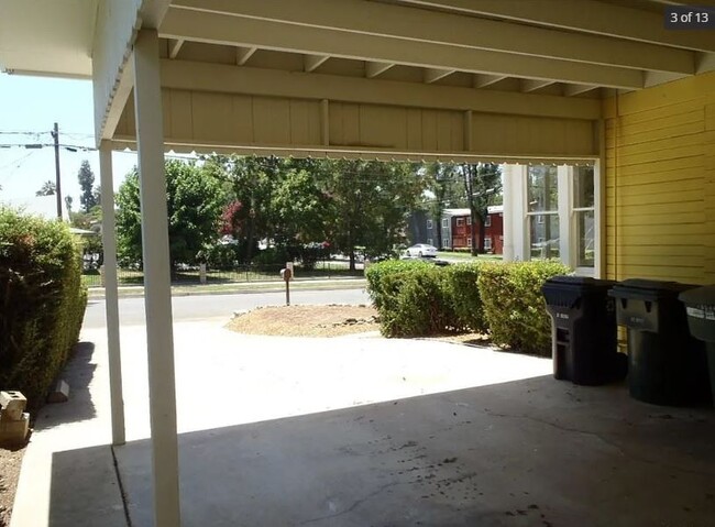 carport - 1301 E Central Ave