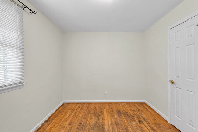 Building Photo - 707 Christine Ave