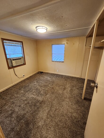 Building Photo - 10542 Lynnwood Ave