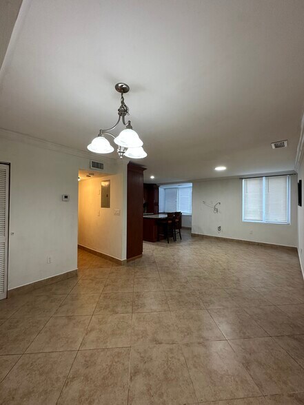 Building Photo - 250 180th Dr