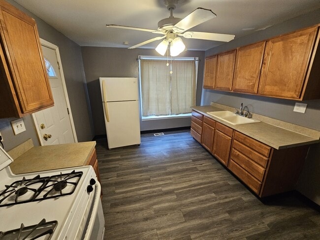 Building Photo - 11600 Beulah Ave