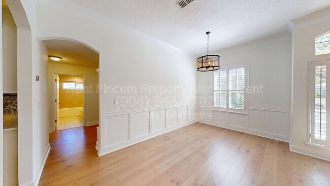 Building Photo - 283 Holland Dr
