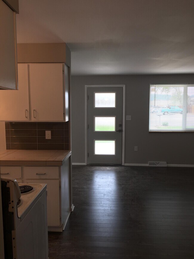 Building Photo - 4848 Garrison St