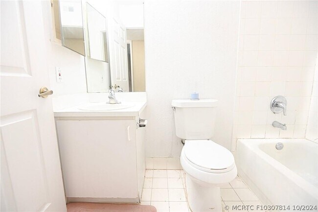 Building Photo - 1178 NW 124th Ave