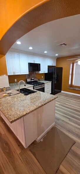 Building Photo - 4216 Fino Cir