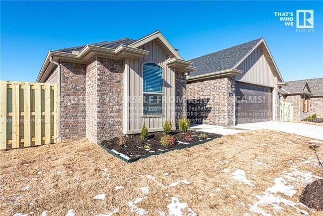 Building Photo - 347 W Tyler Rd