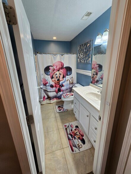 Building Photo - 25 Saxon Ct