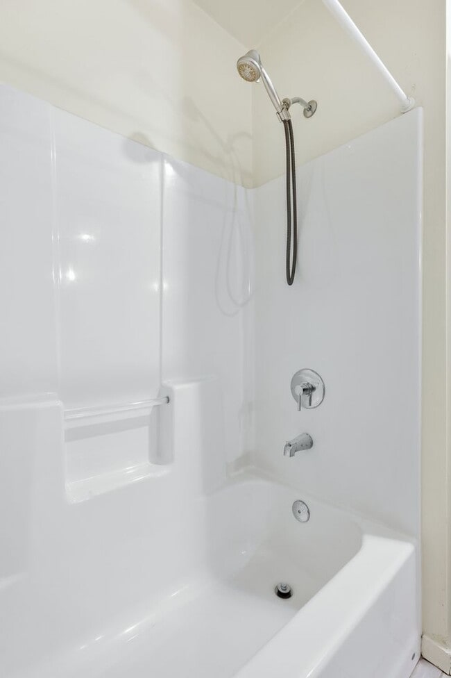 Building Photo - Beautiful Studio in Belltown