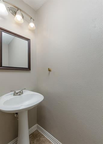 Building Photo - 2228 Bradford Pear Dr