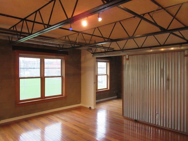 Building Photo - 1232 Sarah St