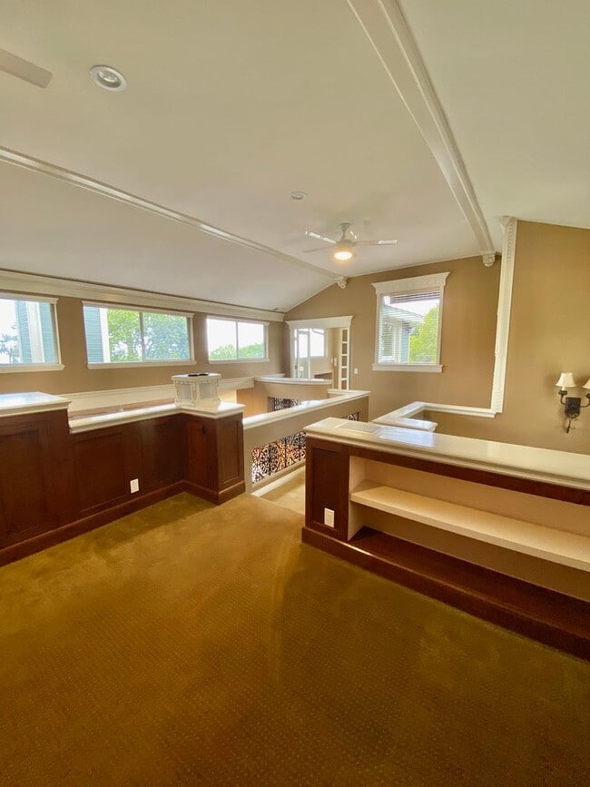 Building Photo - Beautiful 3 Bedroom Mission Canyon Home wi...