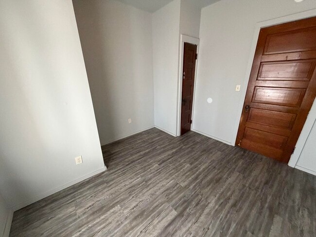 Building Photo - 716-B Robinson-