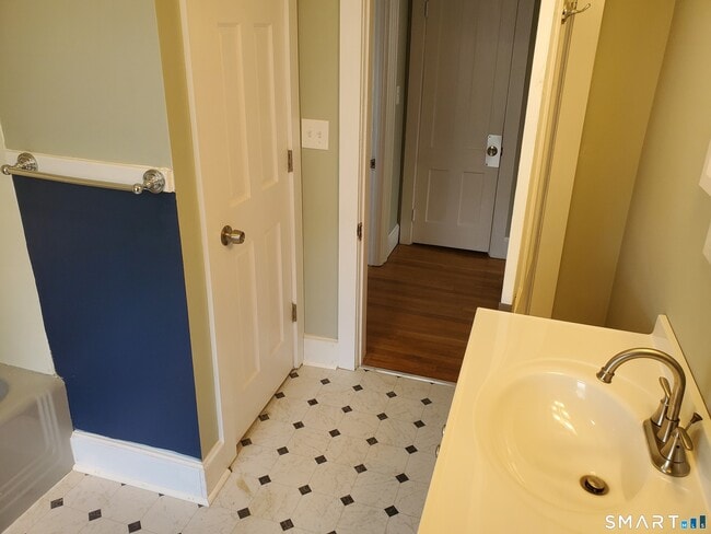 Building Photo - 31 Bellevue St