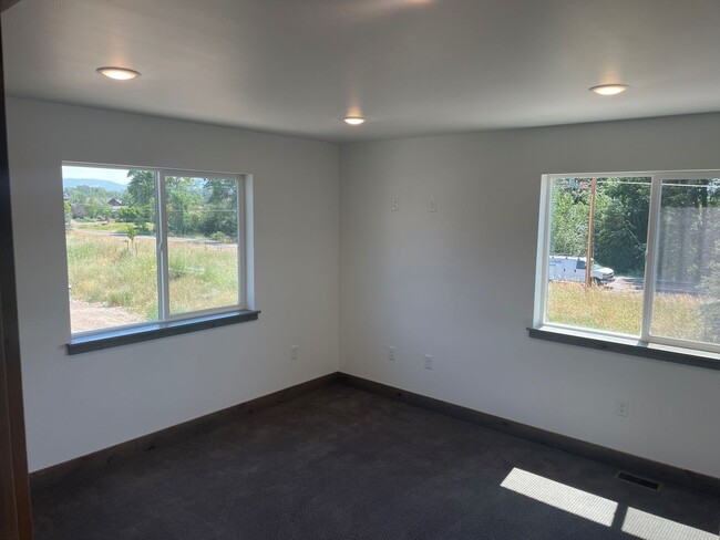 Building Photo - 131 Whiskey Way