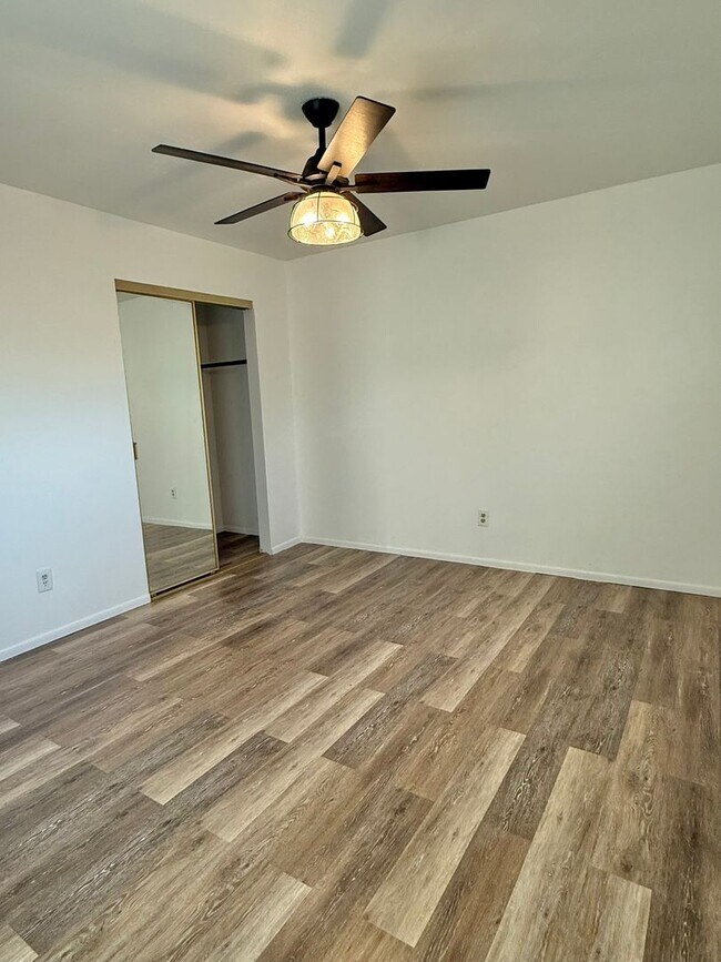 Building Photo - 2905 Scholl Dr