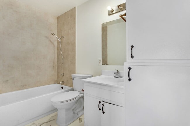 Building Photo - Available now for immediate move in. The L...