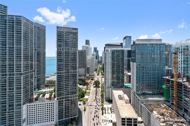 Building Photo - 200 Biscayne Blvd Way