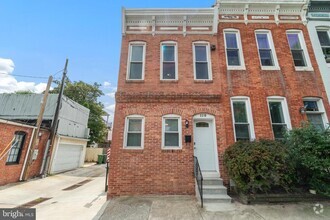 Building Photo - 2219 E Fairmount Ave