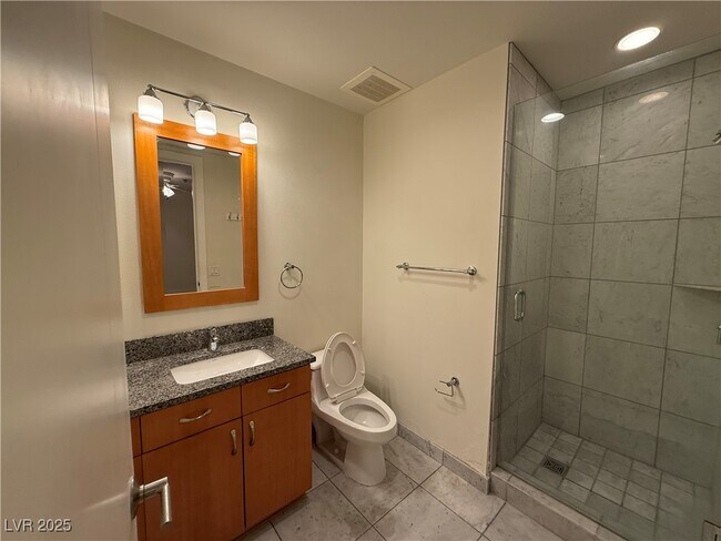 Building Photo - 4575 Dean Martin Dr