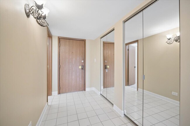 Building Photo - 475 Plum Creek Dr