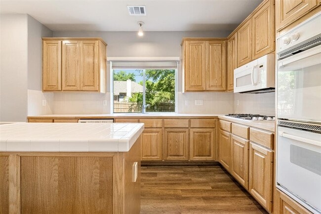 Building Photo - 12616 Pony Ln