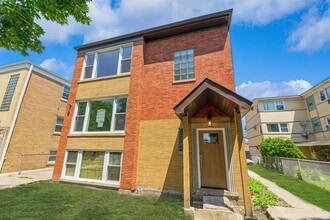 Building Photo - 7026 W Diversey Ave