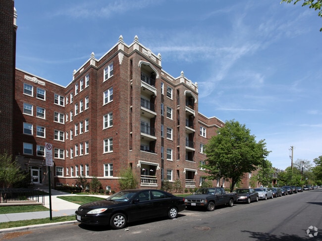 Building Photo - Dahlgreen Courts
