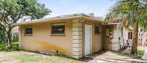 Building Photo - 831 NW 43rd Ave