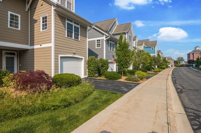 Building Photo - Furnished Pet-Friendly 30-Day Extended Stay Riverfront Condo
