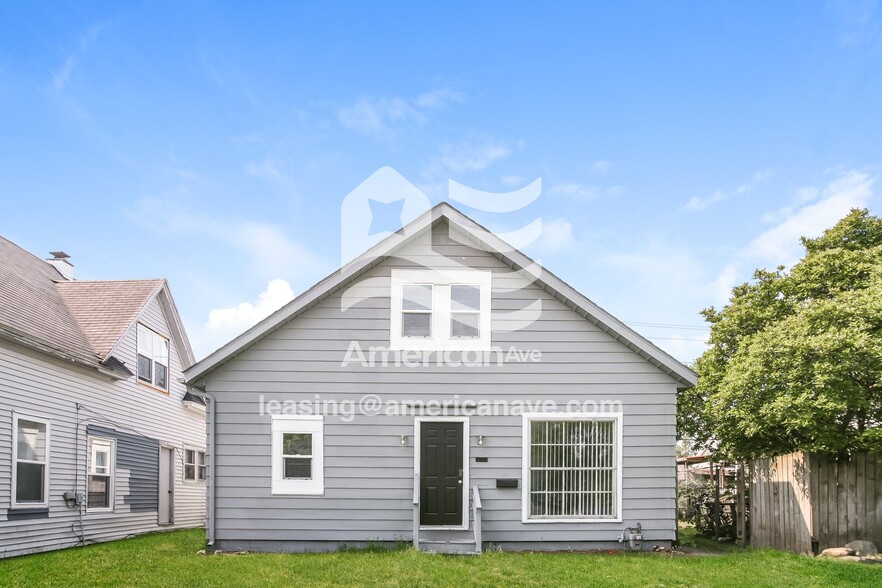 Building Photo - 1838 E Calvert St