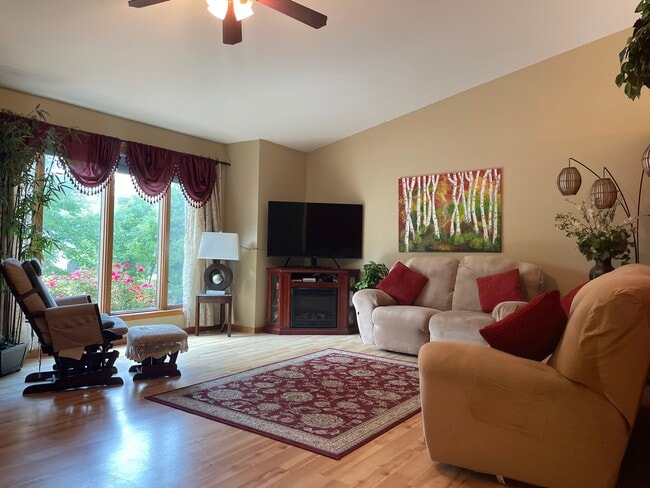 Building Photo - 6128 Jeffers Dr