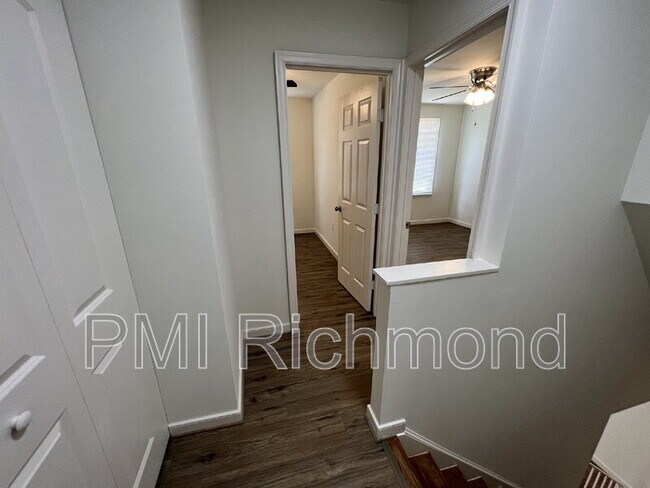 Building Photo - 307 Cedarwood Rd