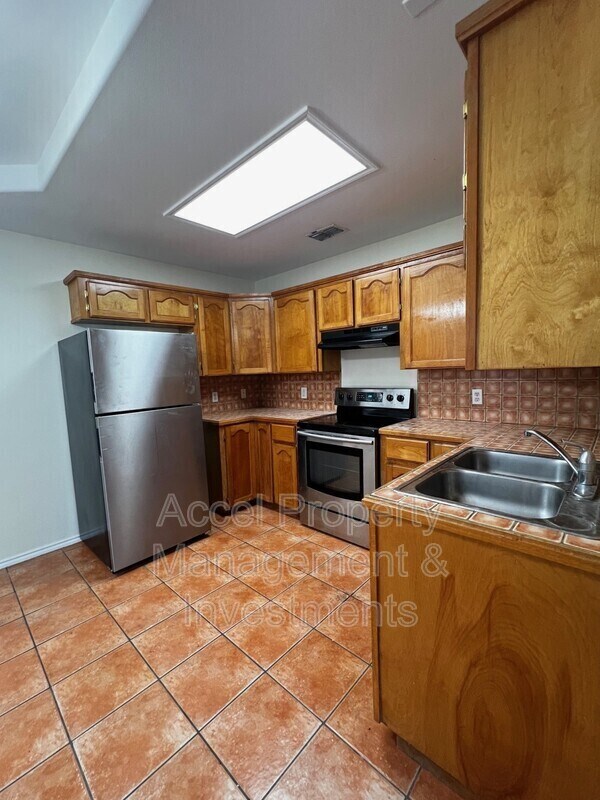 Building Photo - 1606 S Kumquat St