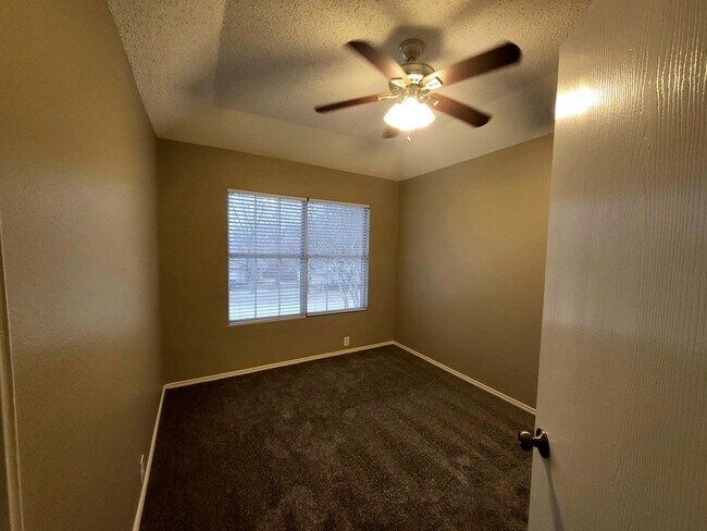 Building Photo - 3606 Creekstone Ct