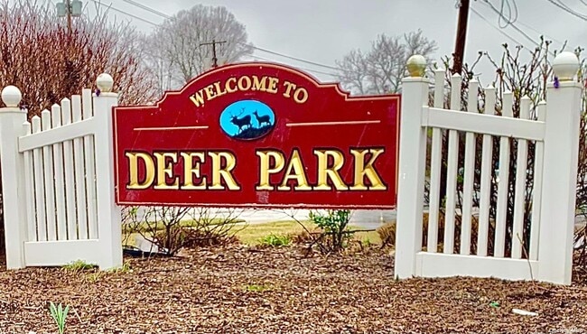 Primary Photo - 19 Patricia Ave