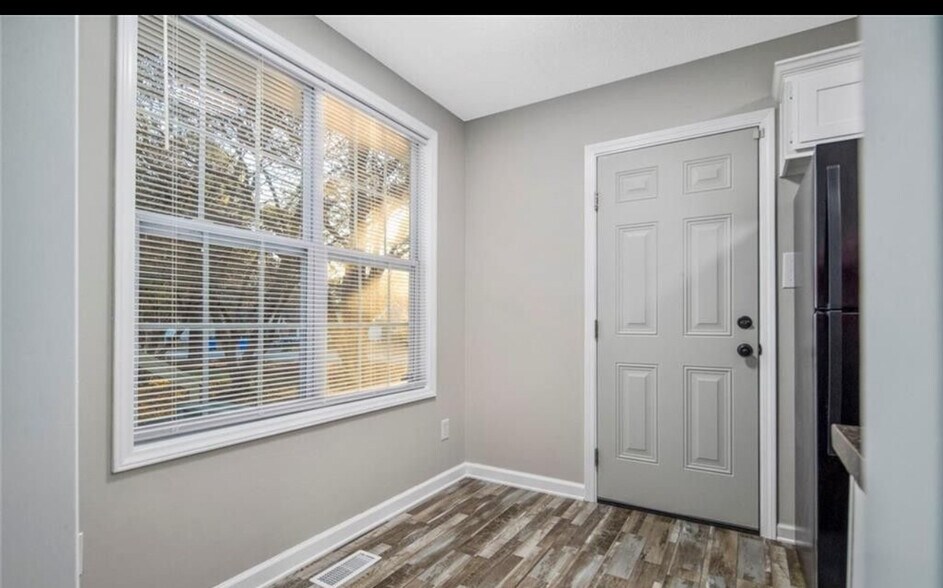 Building Photo - 9400 Gooden Dr