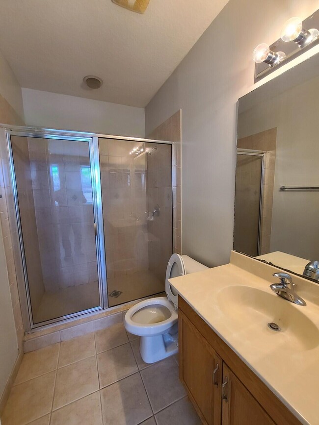 Building Photo - 590 Amador Ln