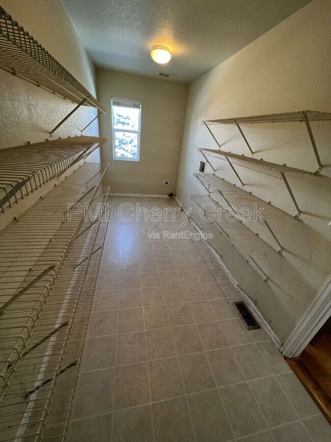 Building Photo - 1808 Morningview Ln