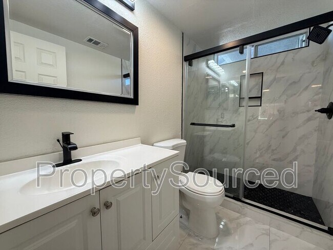 Building Photo - 1520 Andrew St