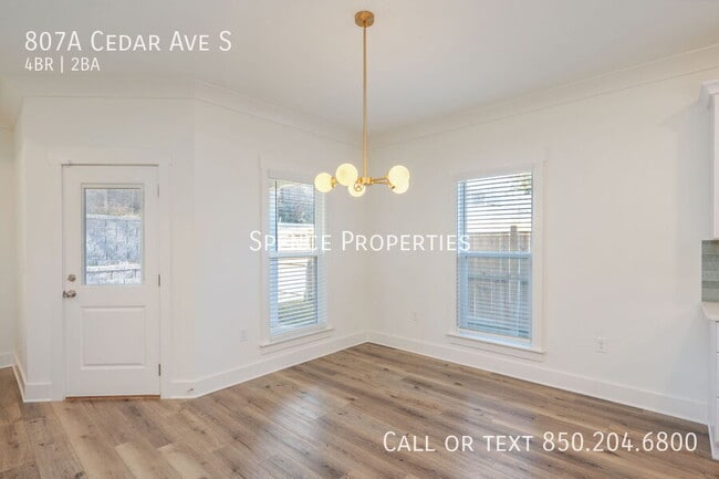 Building Photo - 807A Cedar Ave S