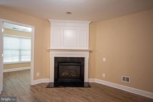 Building Photo - 2444 Terra Cotta Cir