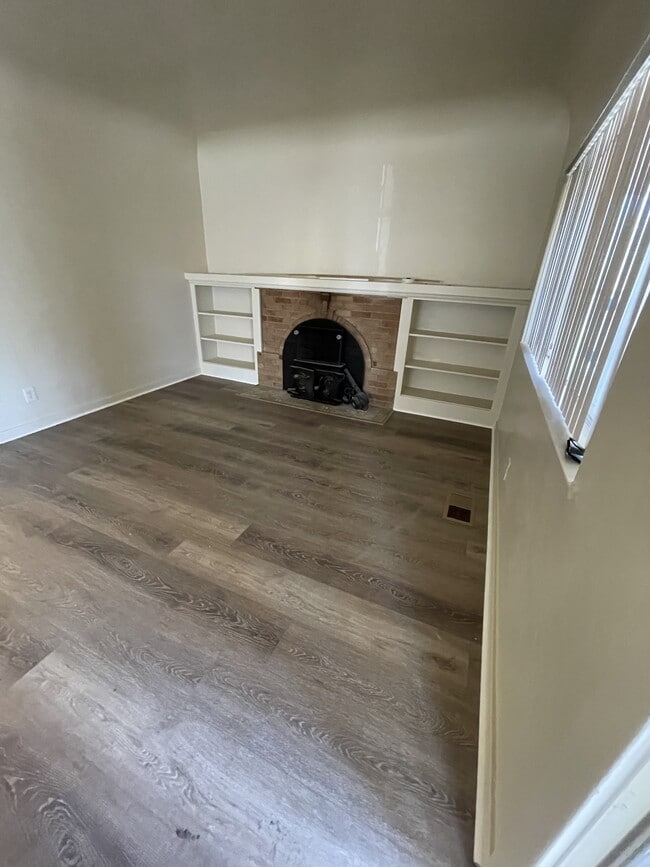 Building Photo - 1316 H St